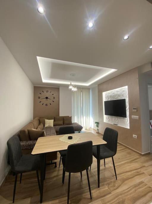 Flat To Rent In